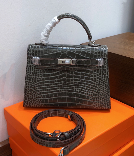 Kelly Sellier 22 Étoupe Shiny Alligator Silver Hardware
