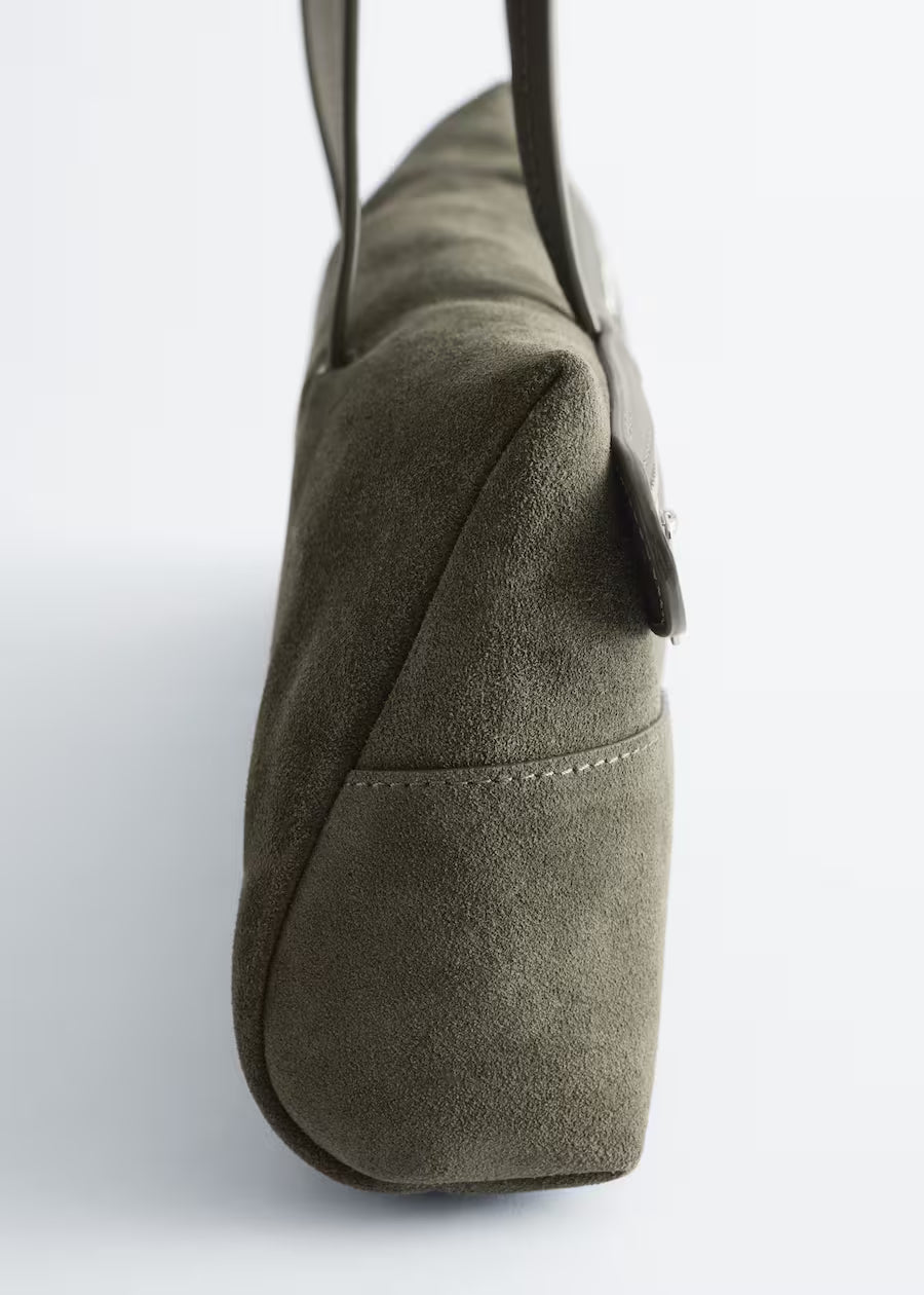 Slim single-shoulder baguette bag