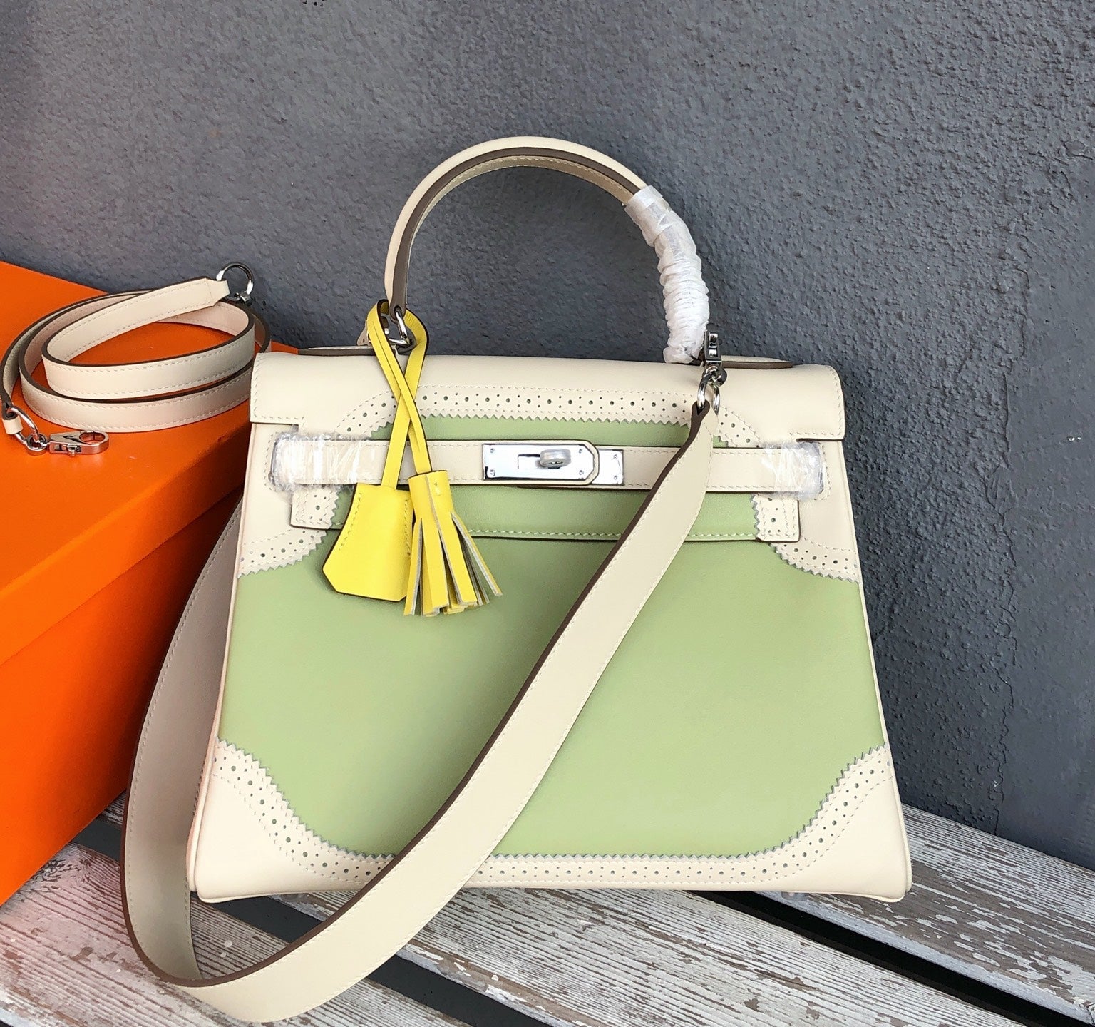 Kelly Sellier Ghillies 28cm Craie & Vert Pomme Barenia Leather Palladium Hardware Women Handbag