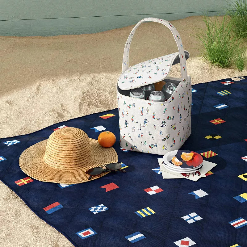 Sailboat-print insulated zippered tote bag