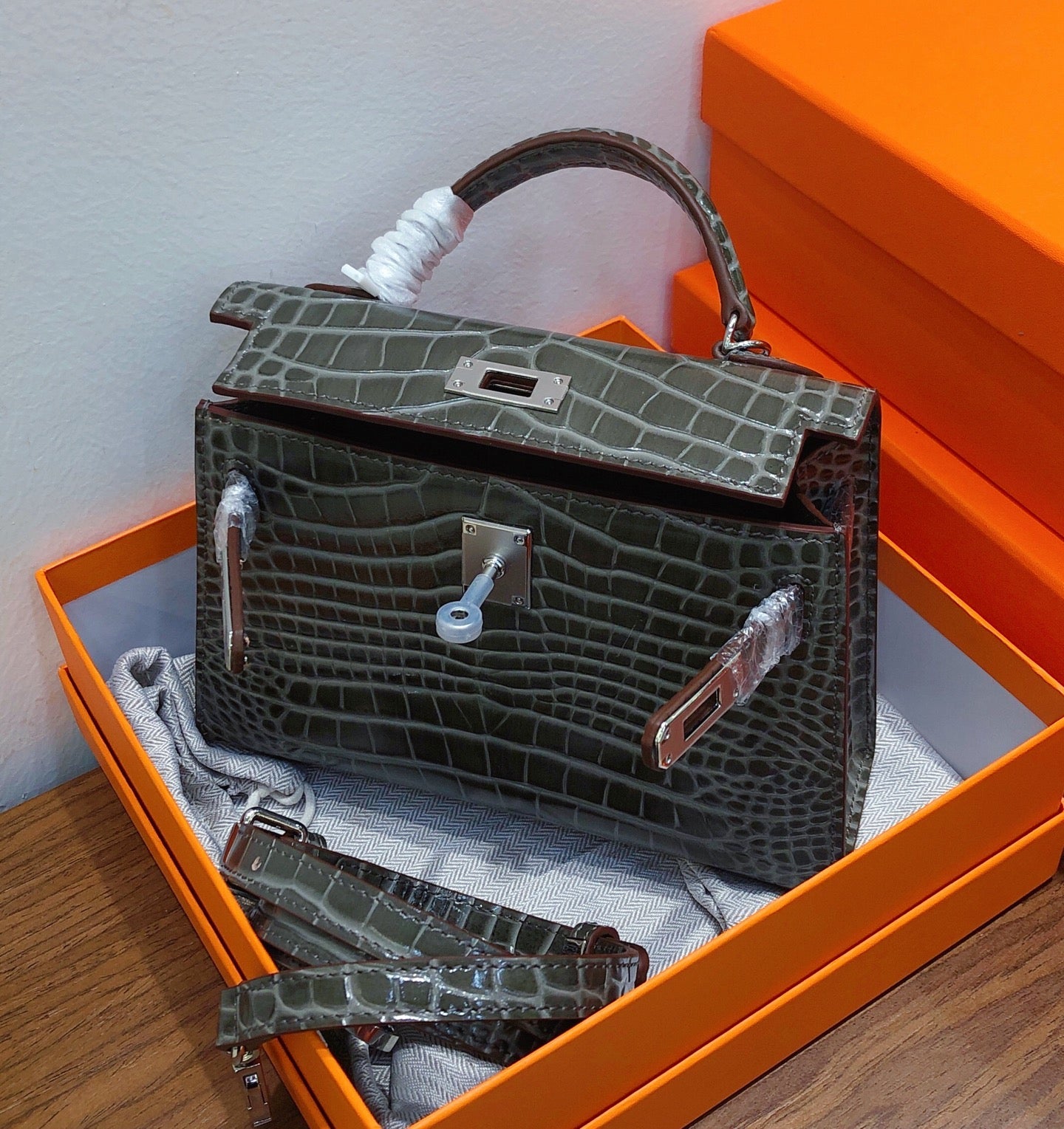 Kelly Sellier 19cm Gris Elephant Shiny Crocodile Leather Gold Hardware & Palladium Hardware Women Handbag