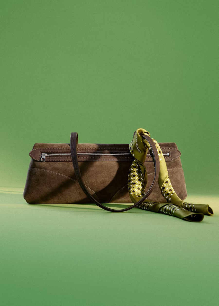 Slim single-shoulder baguette bag