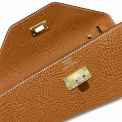 Style: Kelly to go Color: ck37/gold Size: 19*11.5*1.5cm Leather: epsom From France Hardware: gold Kelly crossbody bag, golden brown, cowhide, gold buckle, high-end handmade exclusive customization‼ ️P